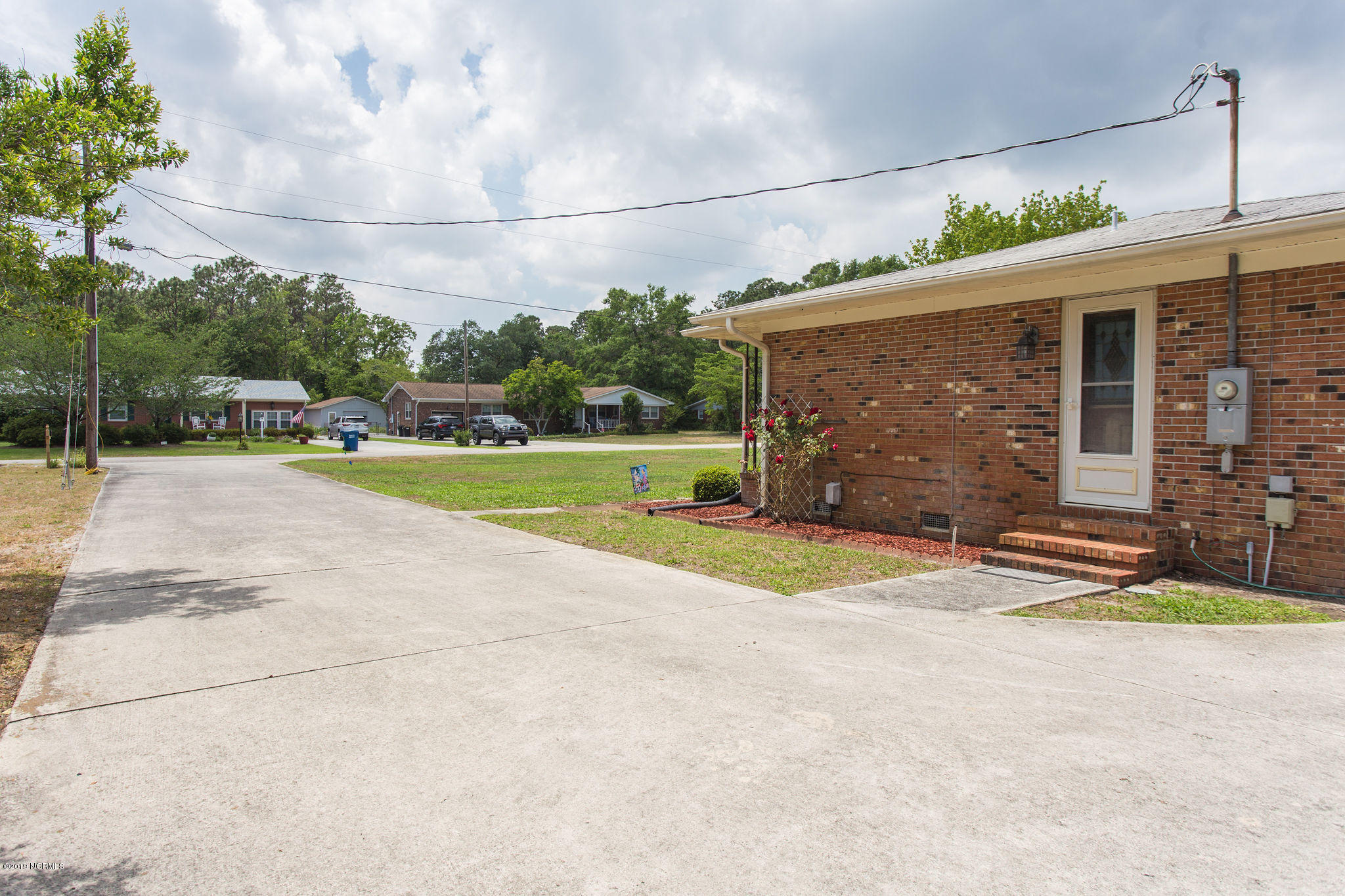 225 2 Chopt Road Wilmington, NC 28405 - Photo 3 of 23 5Exterior