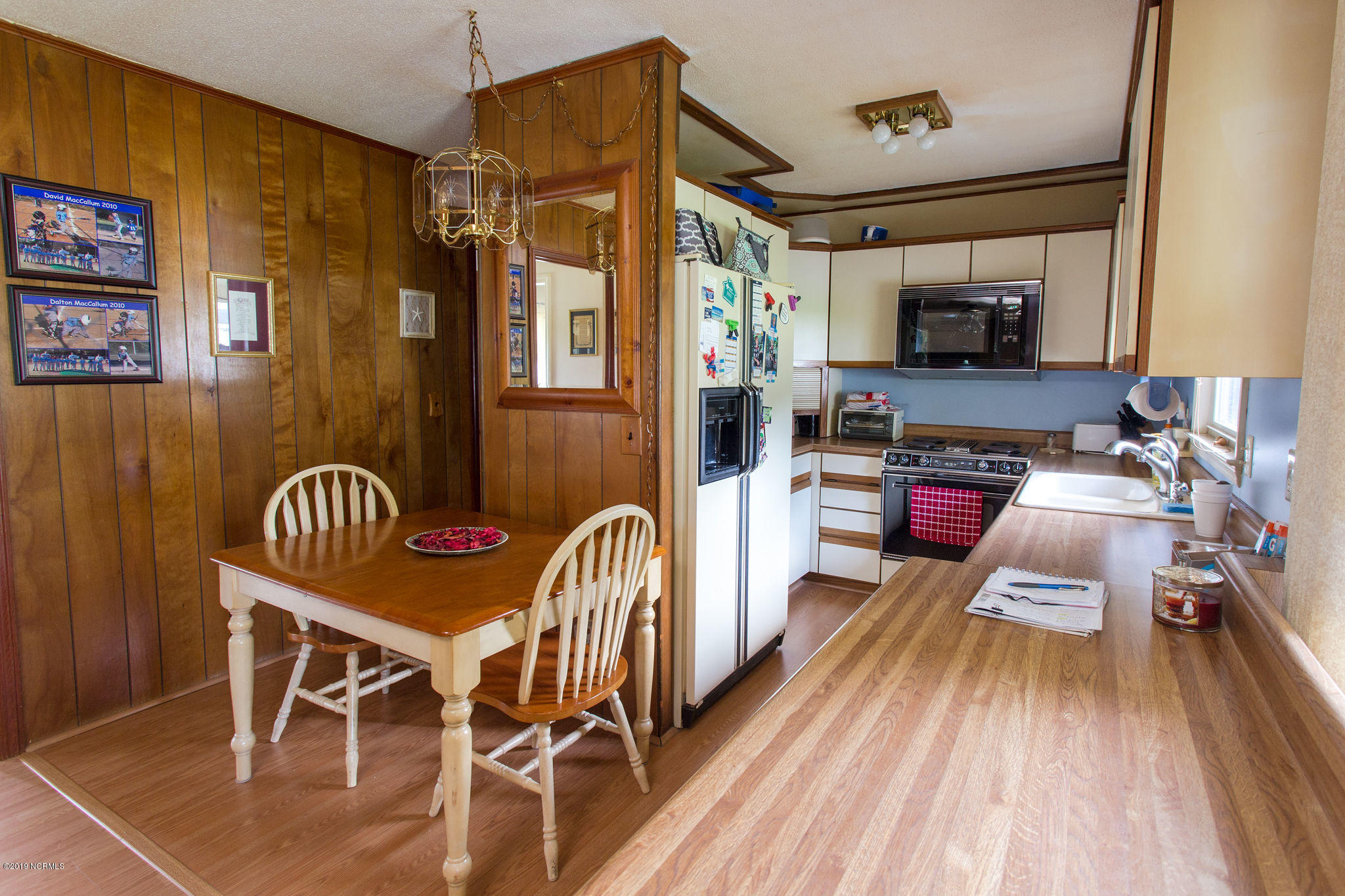 225 2 Chopt Road Wilmington, NC 28405 - Photo 8 of 23 10LivingKitchen