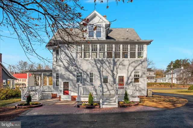 $949,900 | 422 North Main Street, Woodstock, VA 22664