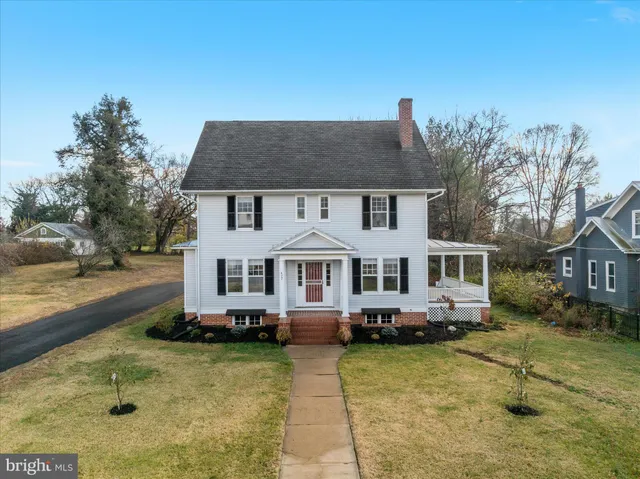 $949,900 | 422 North Main Street, Woodstock, VA 22664
