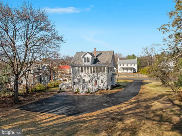 $949,900 | 422 North Main Street, Woodstock, VA 22664