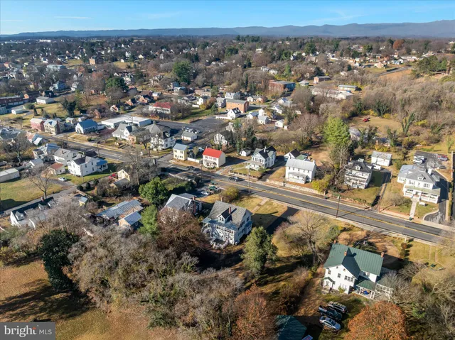 $949,900 | 422 North Main Street, Woodstock, VA 22664