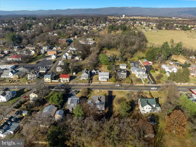 $949,900 | 422 North Main Street, Woodstock, VA 22664