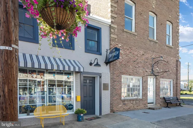 $949,900 | 422 North Main Street, Woodstock, VA 22664
