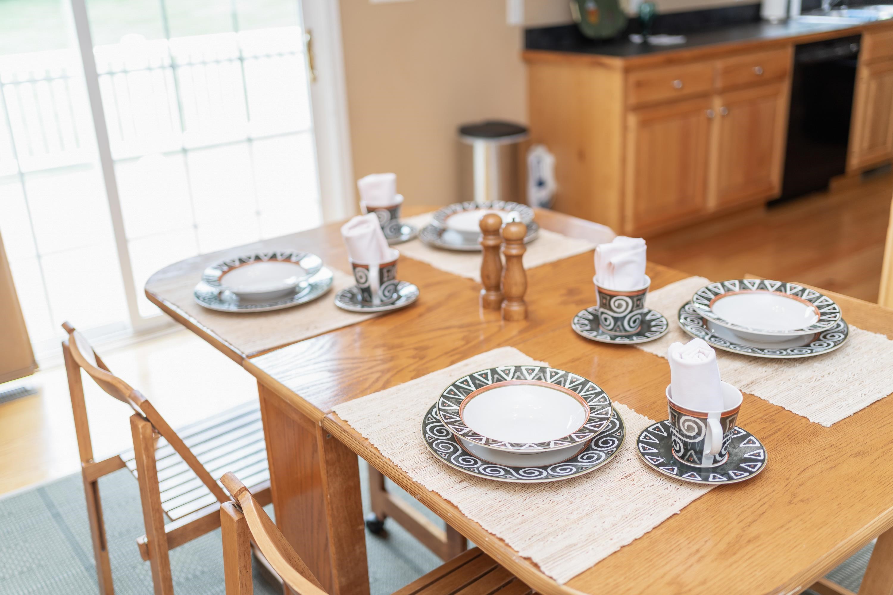 3934 Shutterlee Mill Road Staunton, VA 24401 - Photo 20 of 49 a table and chairs in a kitchen