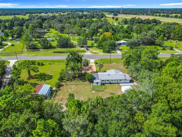 a view of washer and dryer in a utility room