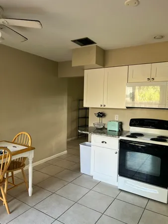 $2,200 | 3945 Chapel Street, West Palm Beach, FL 33403