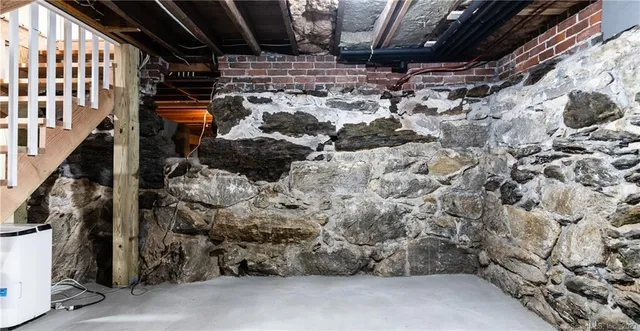 $625,000 | 62 Railroad Street, Canaan, CT 06031