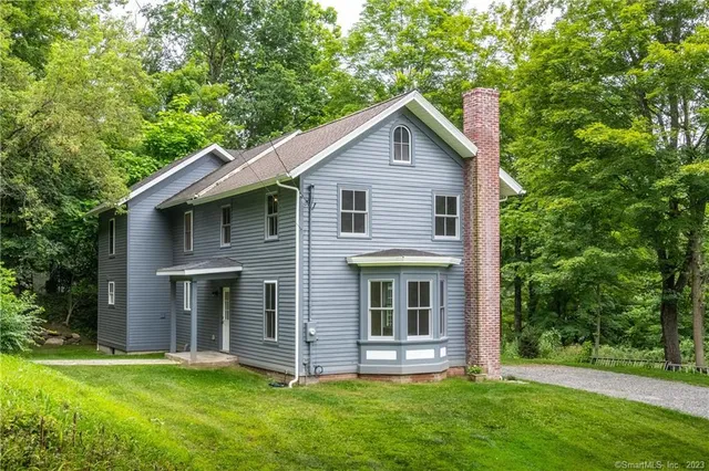 $625,000 | 62 Railroad Street, Canaan, CT 06031