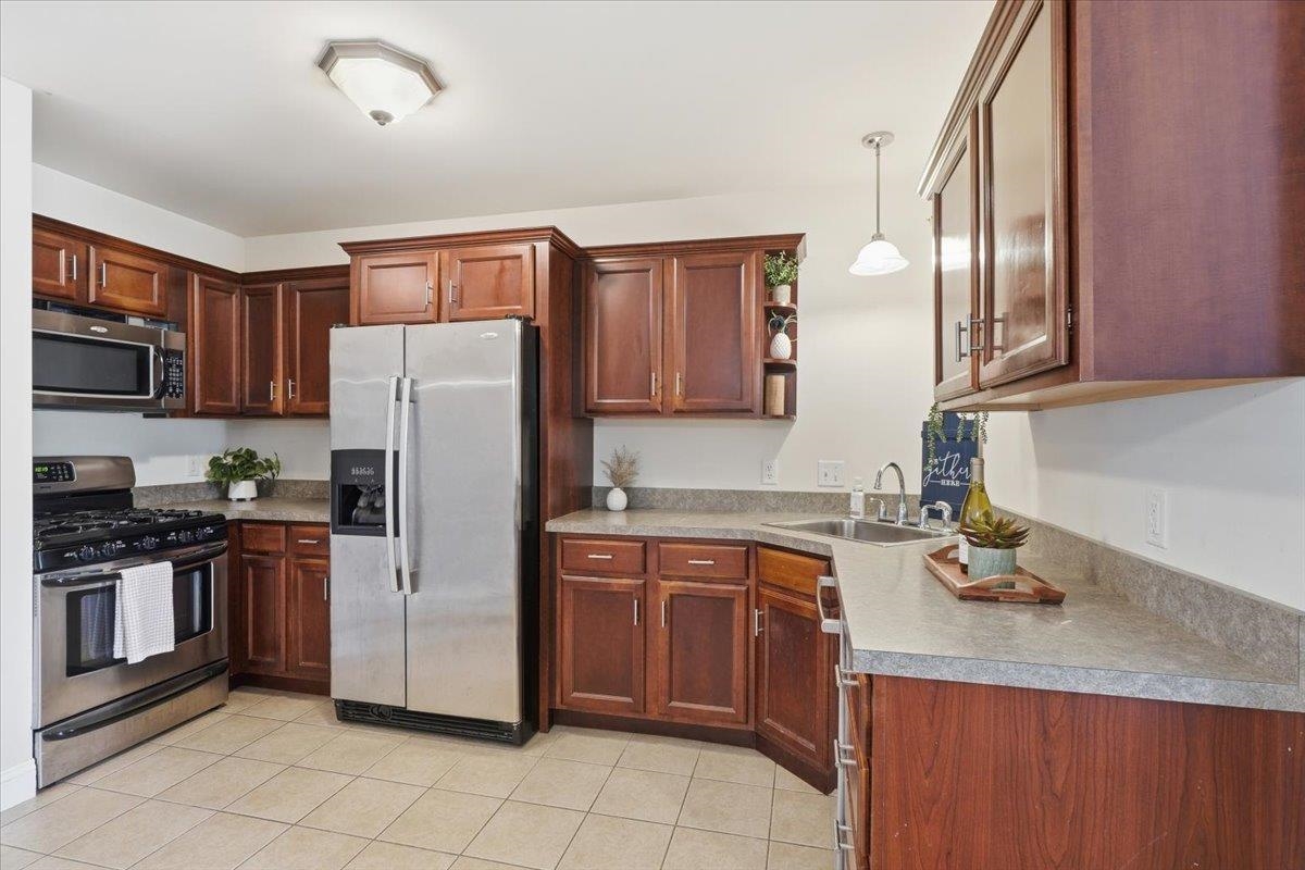 9 Racine Road, Unit 105 Milton, VT 05468 - Photo 8 of 38