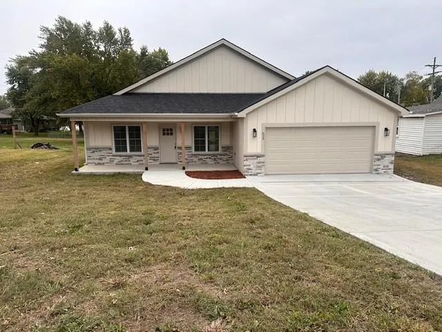 $285,000 | 606 East 3rd Street, Cameron, MO 64429