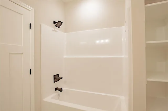 $285,000 | 606 East 3rd Street, Cameron, MO 64429