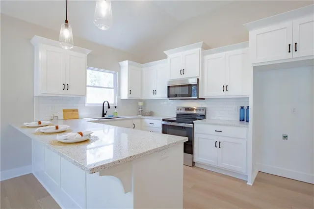 $285,000 | 606 East 3rd Street, Cameron, MO 64429