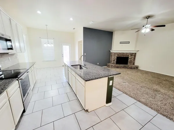 $1,895 | 13803 Avenue West, Lubbock, TX 79423