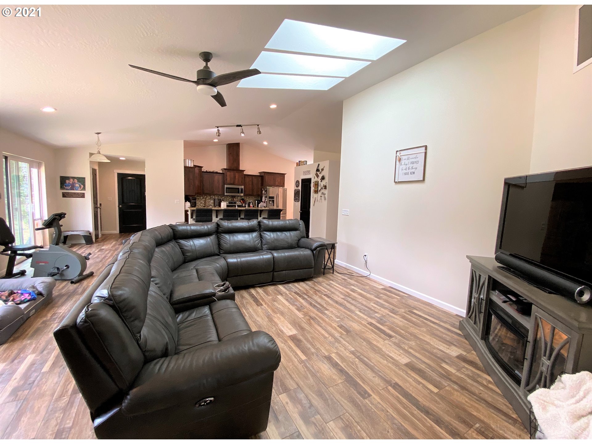 69311 Caleb Road North Bend, OR 97459 - Photo 13 of 28 Gallery Image 13