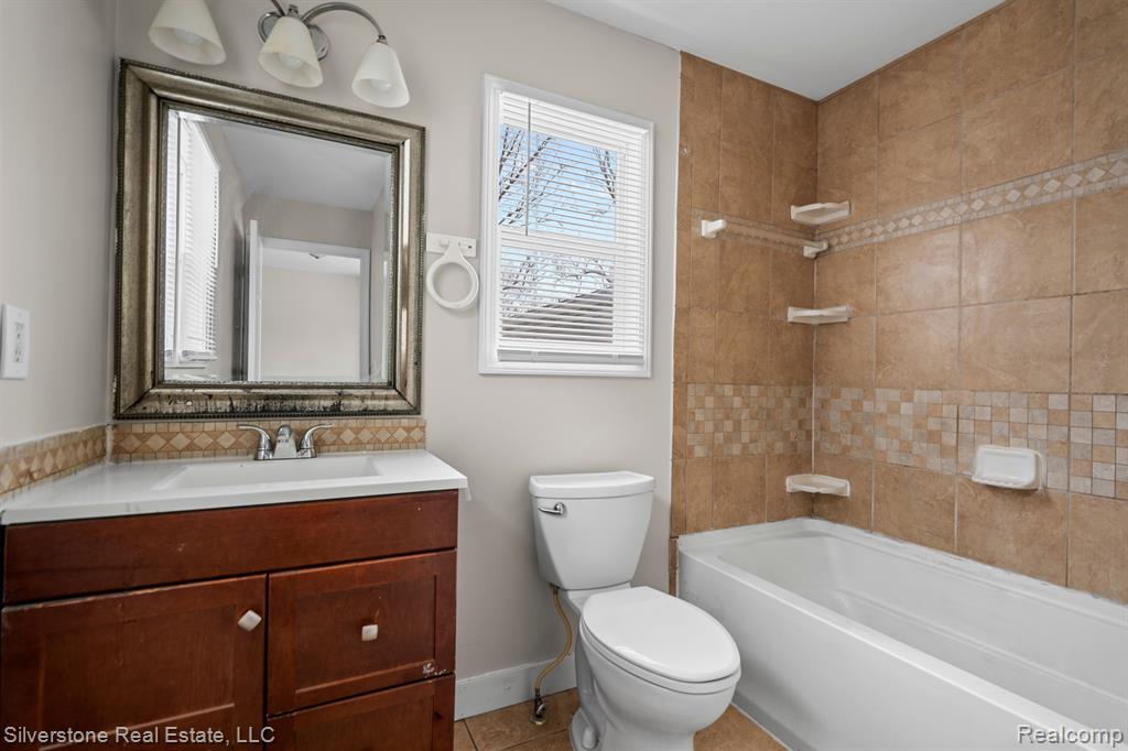 102 Court Street Pontiac, MI 48342 - Photo 11 of 18