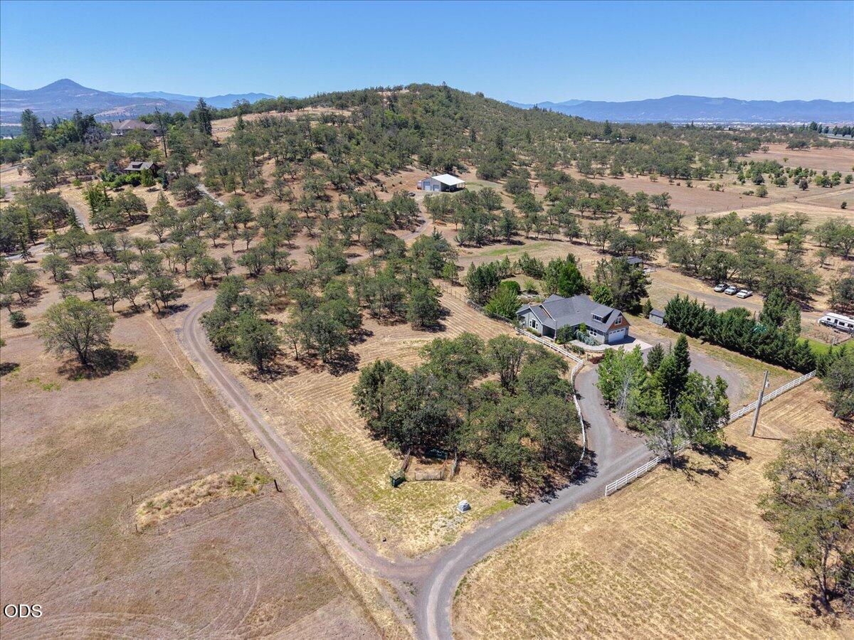 1712 Stevens Road Eagle Point, OR 97524 - Photo 58 of 63