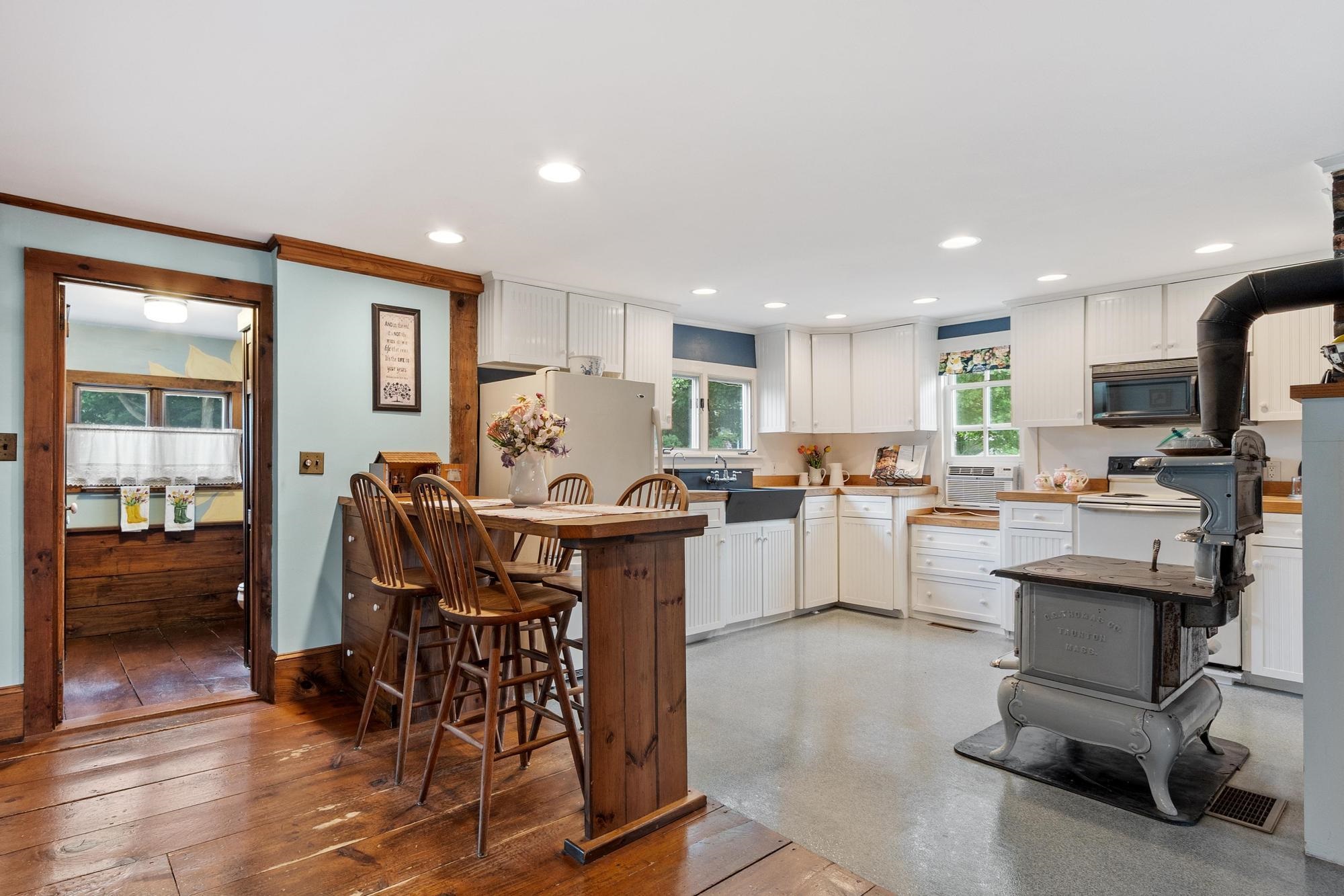 88 Post Road North Hampton, NH 03862 - Photo 13 of 55