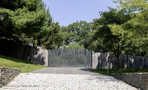 $2,500,000 | 42 Golf Course Road, Craryville, NY 12521