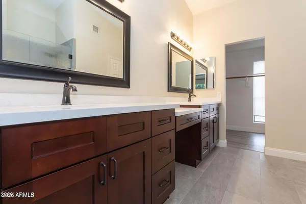 $2,400 | 13642 South 42nd Place, Phoenix, AZ 85044