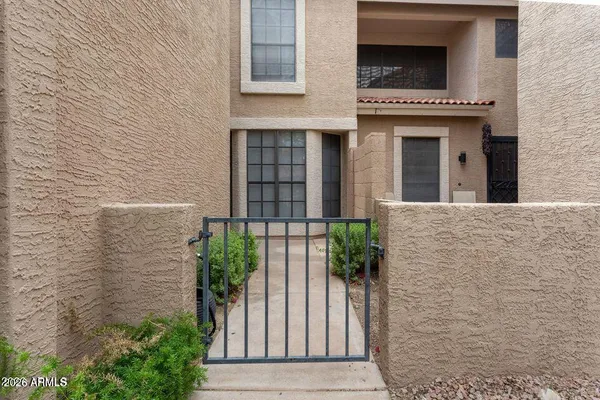 $2,400 | 13642 South 42nd Place, Phoenix, AZ 85044