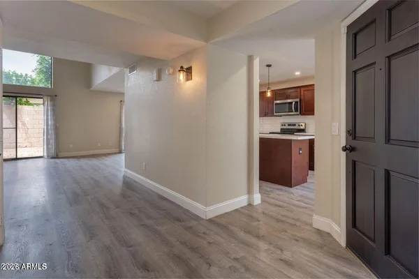 $2,400 | 13642 South 42nd Place, Phoenix, AZ 85044