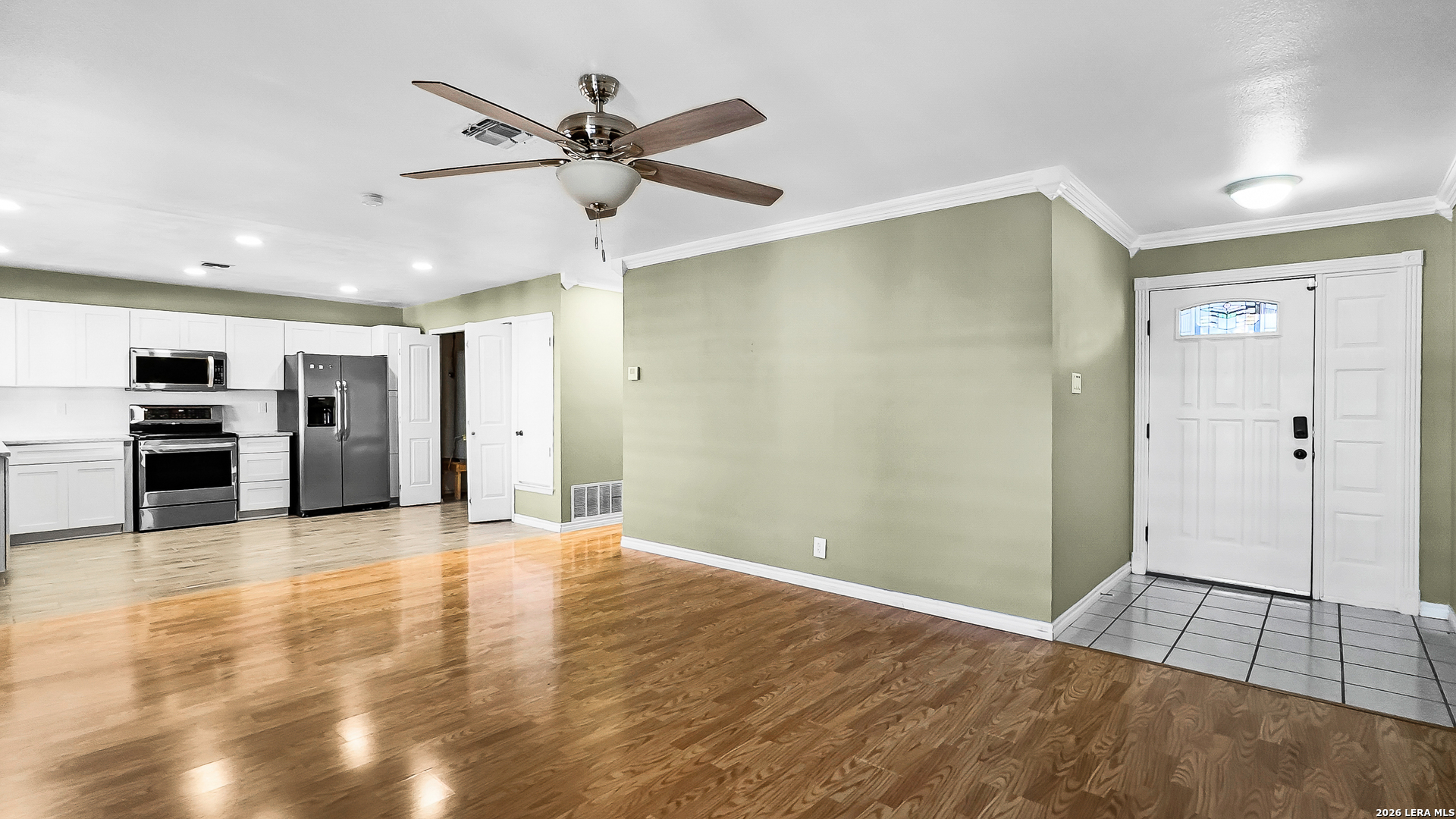 6519 Spring Manor Street San Antonio, TX 78249 - Photo 3 of 25