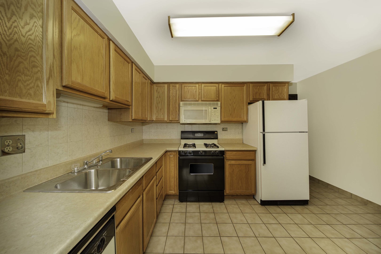 103 East Dundee Road Wheeling, IL 60090 - Photo 8 of 28
