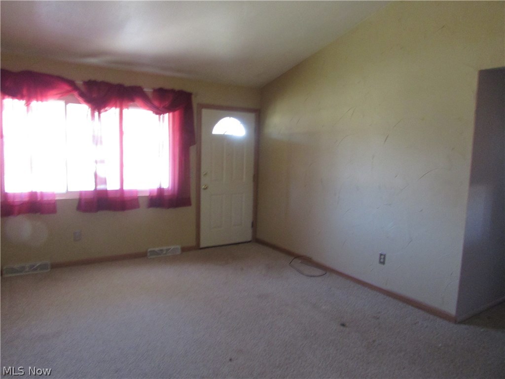 4154 Knickerbocker Road Sheffield Lake, OH 44054 - Photo 4 of 15 Gallery Image 4