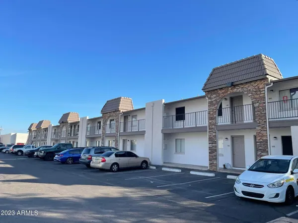 $1,099 | 1222 East Mountain View Road, Unit 114 208 214, Phoenix, AZ 85020