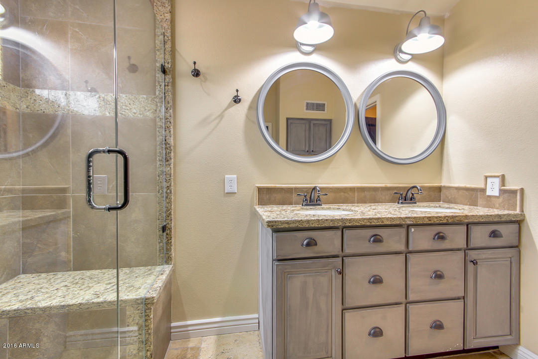 4806 East Mossman Road Phoenix, AZ 85054 - Photo 18 of 32 Master Bath