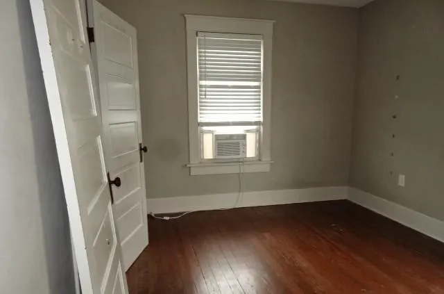 $220,000 | 207 East Street, Parkville, MO 64152