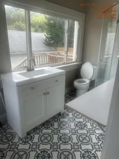 $220,000 | 207 East Street, Parkville, MO 64152