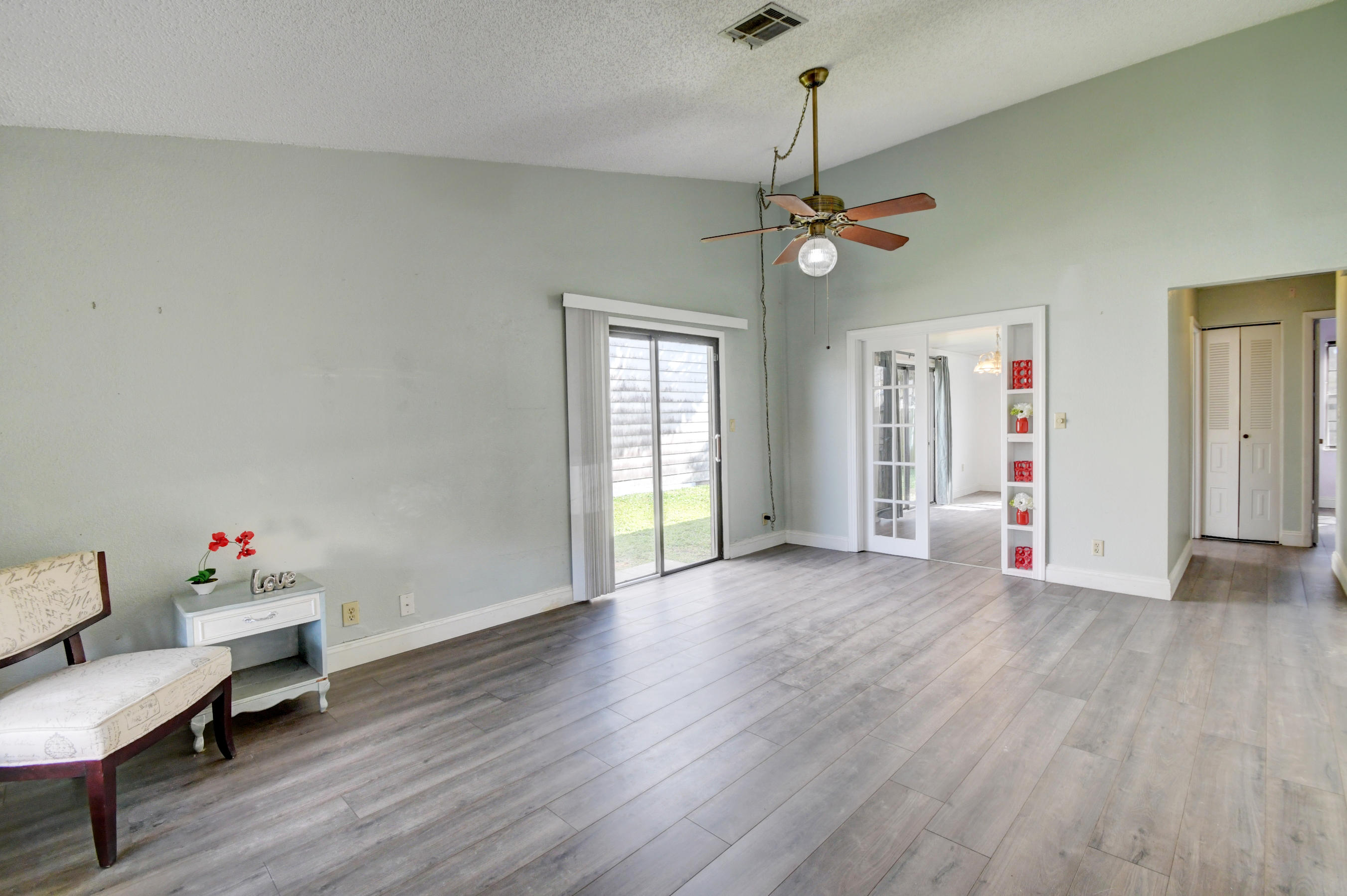 11134 Goss Lane Boca Raton, FL 33428 - Photo 13 of 32 High Ceilings