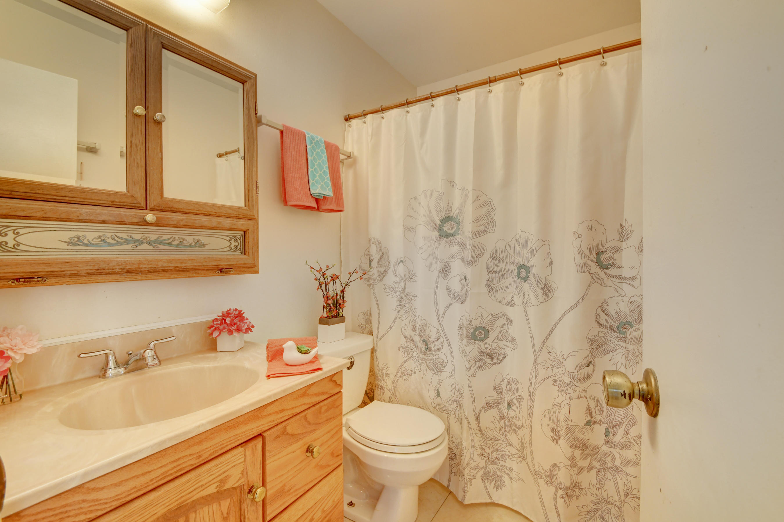 11134 Goss Lane Boca Raton, FL 33428 - Photo 29 of 32 Guest Bath