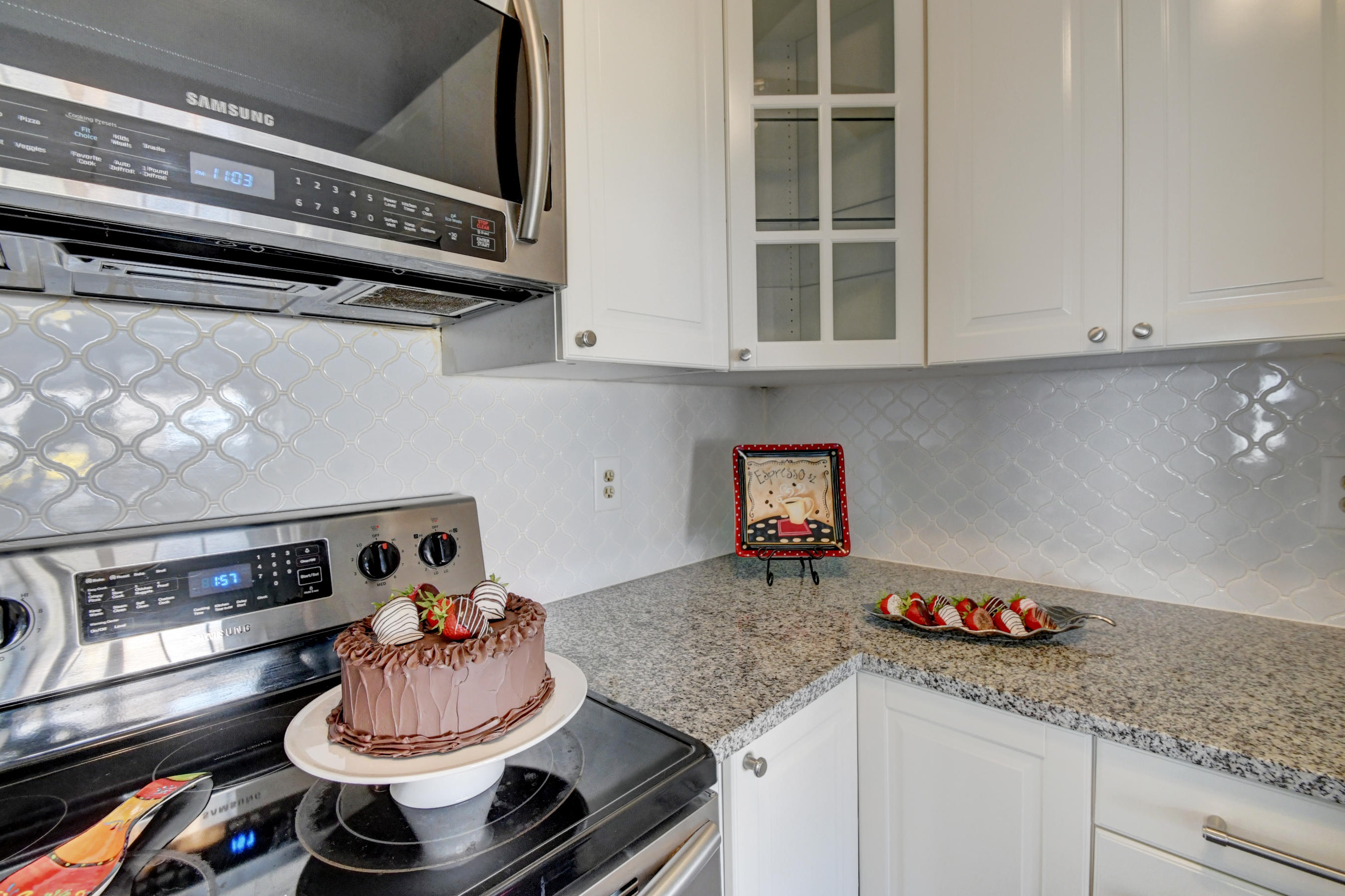 11134 Goss Lane Boca Raton, FL 33428 - Photo 6 of 32 Granite Counter Tops