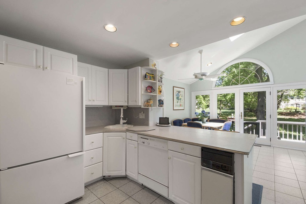 83 Spellman Road Westwood, MA 02090 - Photo 8 of 27 Gallery Image 8