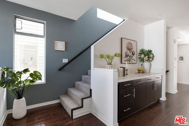 $1,250,000 | 2526 North Via Artis Avenue, Los Angeles, CA 90039