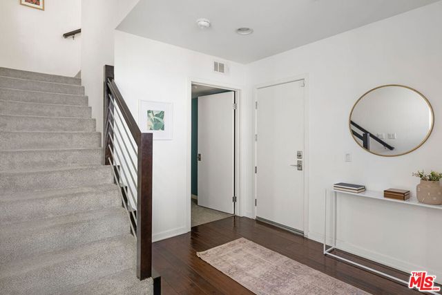 $1,250,000 | 2526 North Via Artis Avenue, Los Angeles, CA 90039