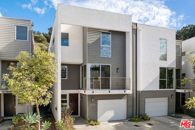 $1,250,000 | 2526 North Via Artis Avenue, Los Angeles, CA 90039