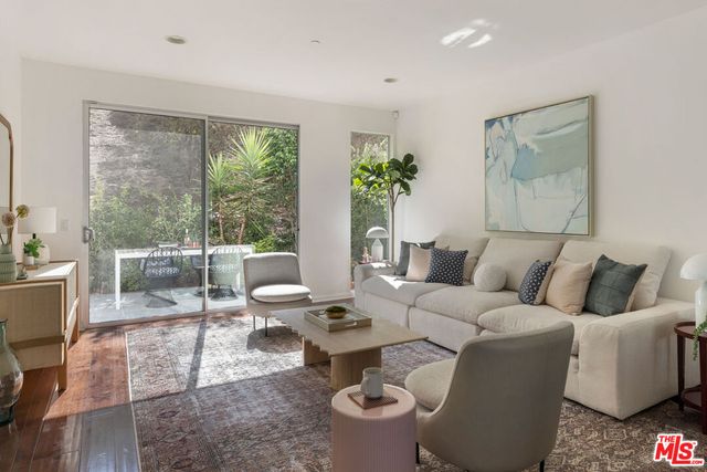 $1,250,000 | 2526 North Via Artis Avenue, Los Angeles, CA 90039