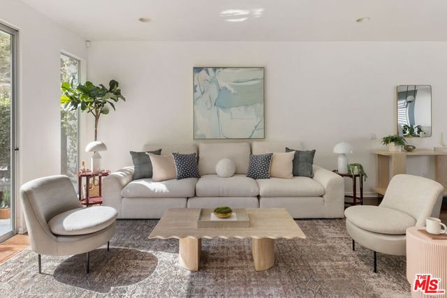 $1,250,000 | 2526 North Via Artis Avenue, Los Angeles, CA 90039