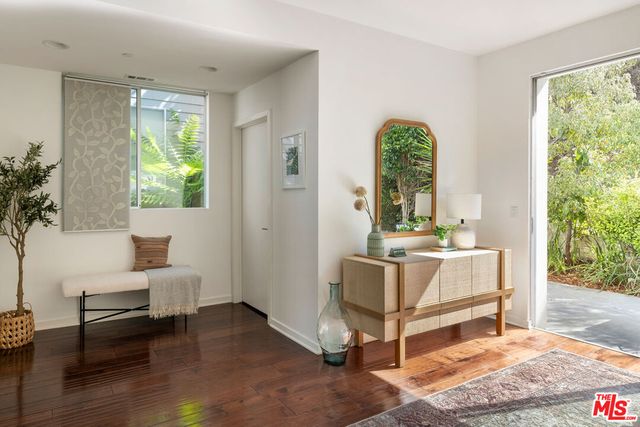 $1,250,000 | 2526 North Via Artis Avenue, Los Angeles, CA 90039