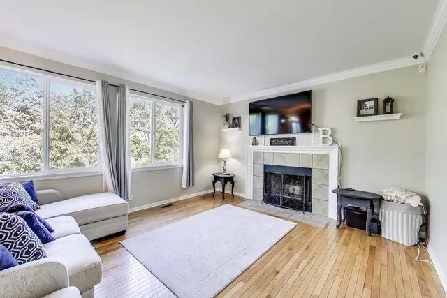 $375,000 | 34113 North Primrose Court, Round Lake, IL 60073