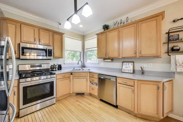 $375,000 | 34113 North Primrose Court, Round Lake, IL 60073