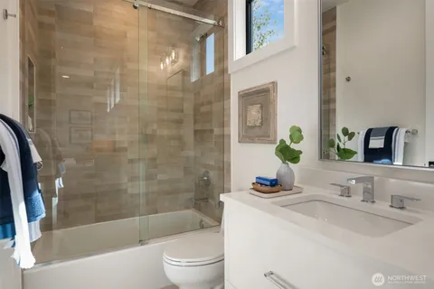 $4,638,000 | 10415 Southeast 13th Street, Bellevue, WA 98004