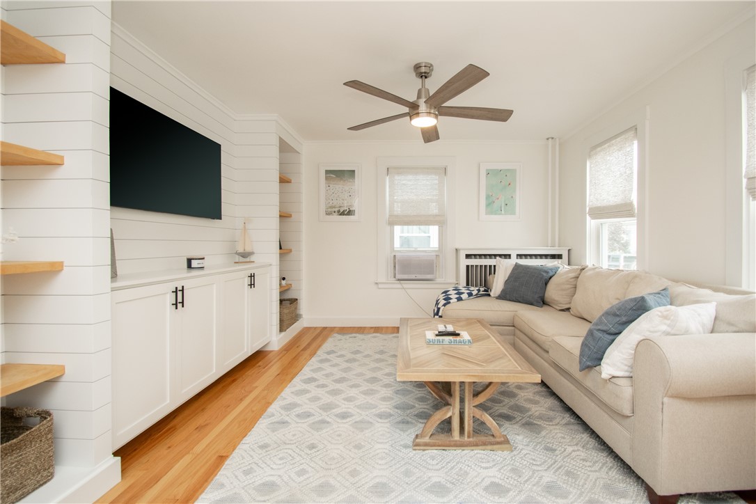 33 Slocum Street Newport, RI 02840 - Photo 7 of 31