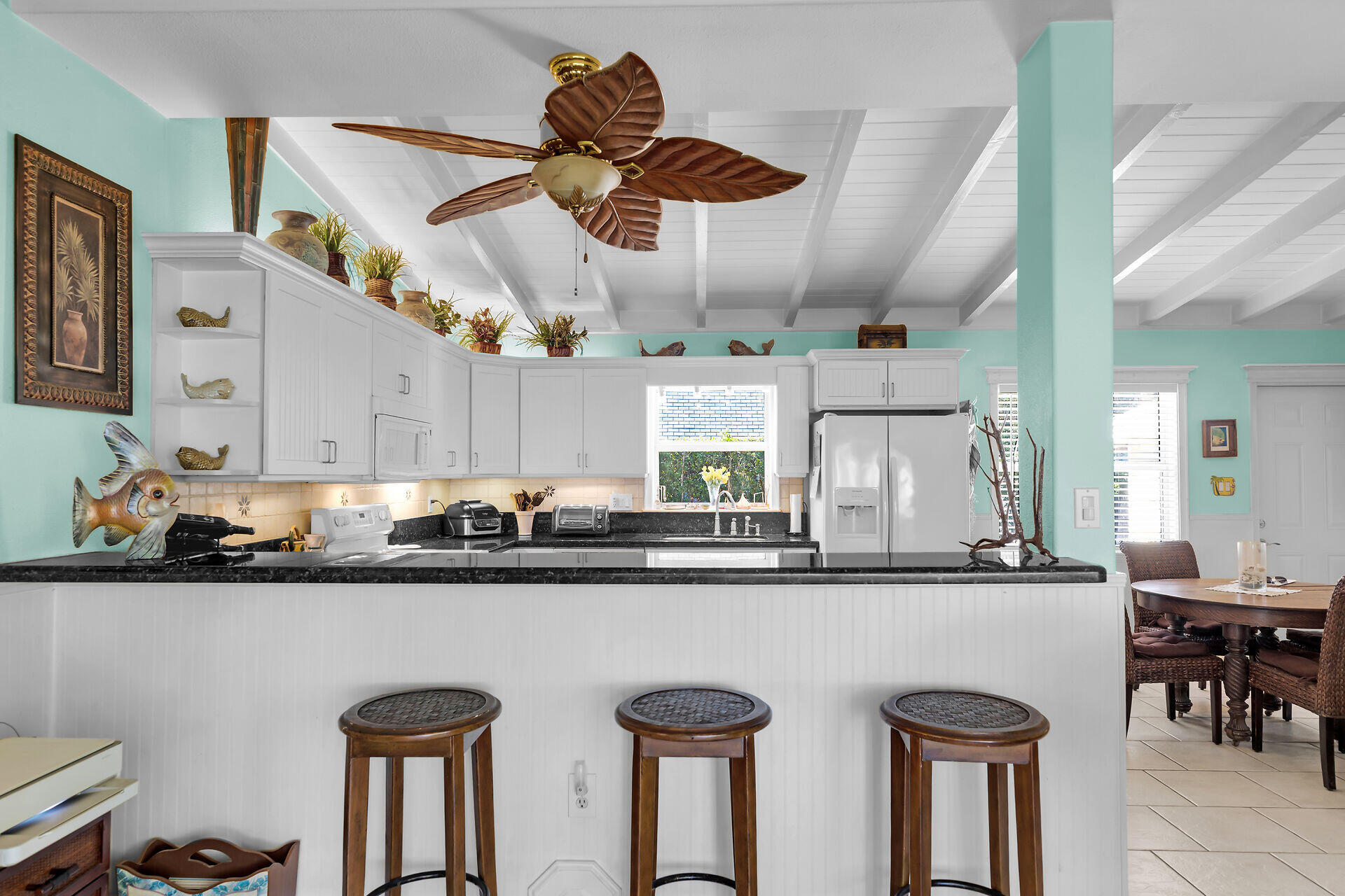 901 43rd Street Marathon, FL 33050 - Photo 12 of 33 Kitchen