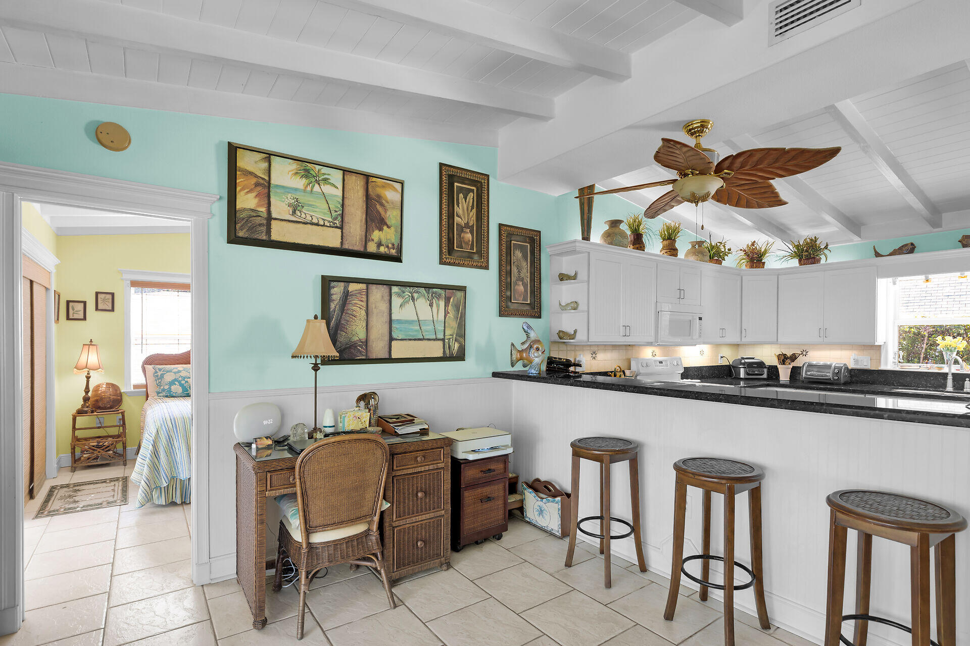 901 43rd Street Marathon, FL 33050 - Photo 13 of 33 Kitchen - Office nook