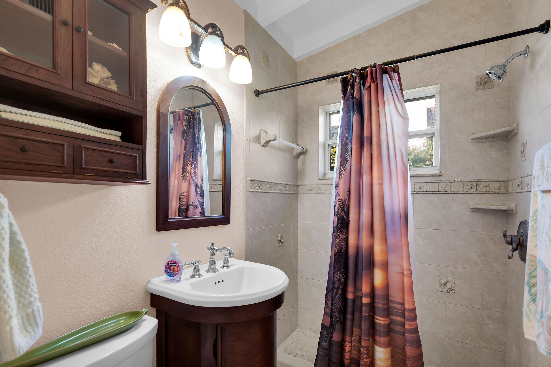 901 43rd Street Marathon, FL 33050 - Photo 17 of 33 Guest Bathroom
